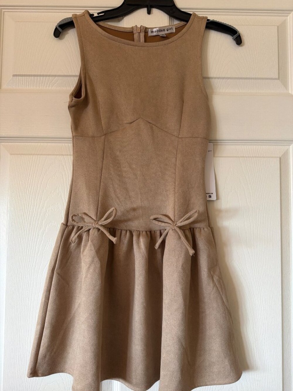 Madden Girl Tan Sleeveless Dress With Bow Details & Drop Waist Design Size Small